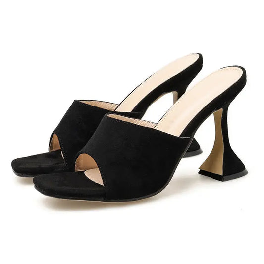 Bianca Boxed Heels -Black Taylor Rouge